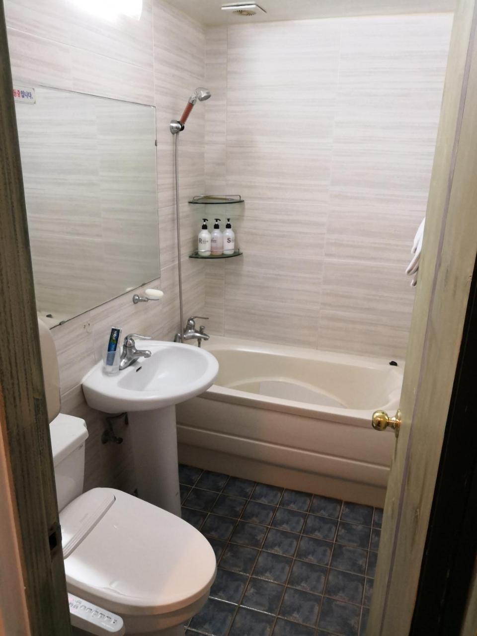 Athene Motel Gwangju Metropolitan City Exterior foto